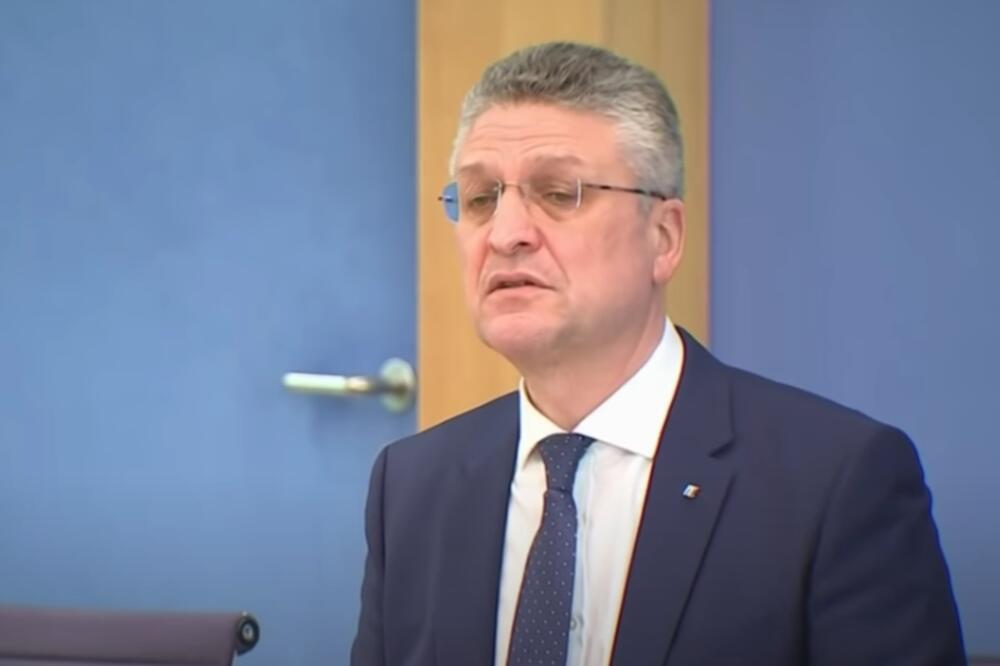 ZLOSLUTNO UPOZORENJE NEMAČKIH STRUČNJAKA: Treći talas korene bi mogao biti najgori do sada!