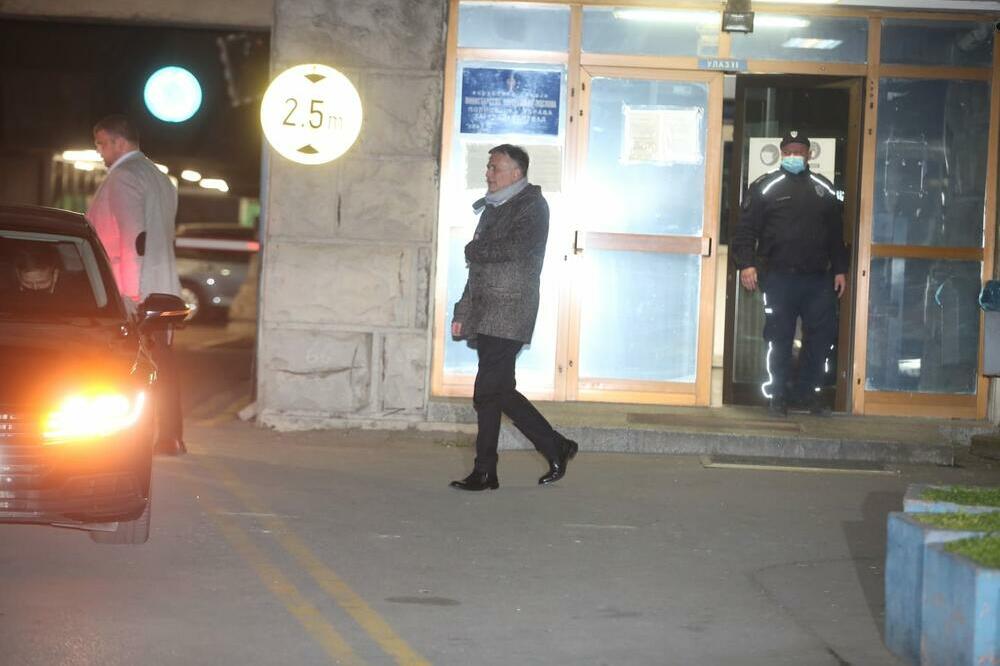 POSLE 7 SATI: Lečić izašao iz policije, samo je ODJURIO!