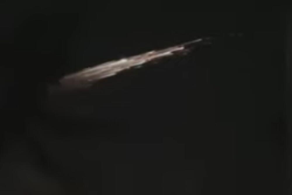 ČUDNA POJAVA NA NEBU IZNAD OREGONA: Kiša usijanih predmeta padala sa neba, naulnici se oglasili! (VIDEO)