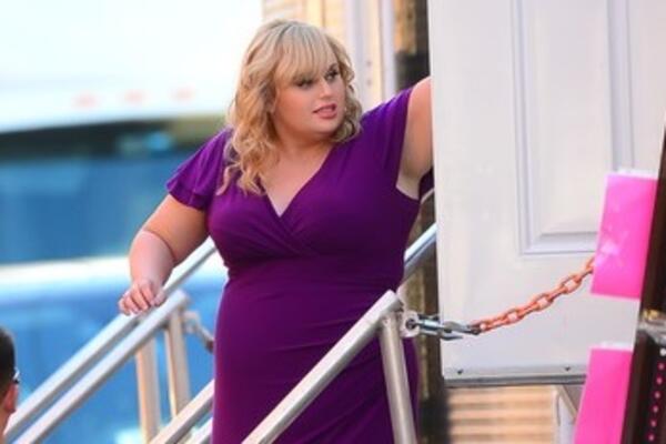 POZNATA GLUMICA JE BIILA KOMIČNA BUCKA KOJOJ SU SE SVI SMEJALI: Sada skinula 35 kilograma i postala RIBETINA!