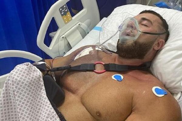 UŽASAN SNIMAK JEZIVE POVREDE BODIBILDERA: Jedva ga spasili od težeg stradanja! (Video)