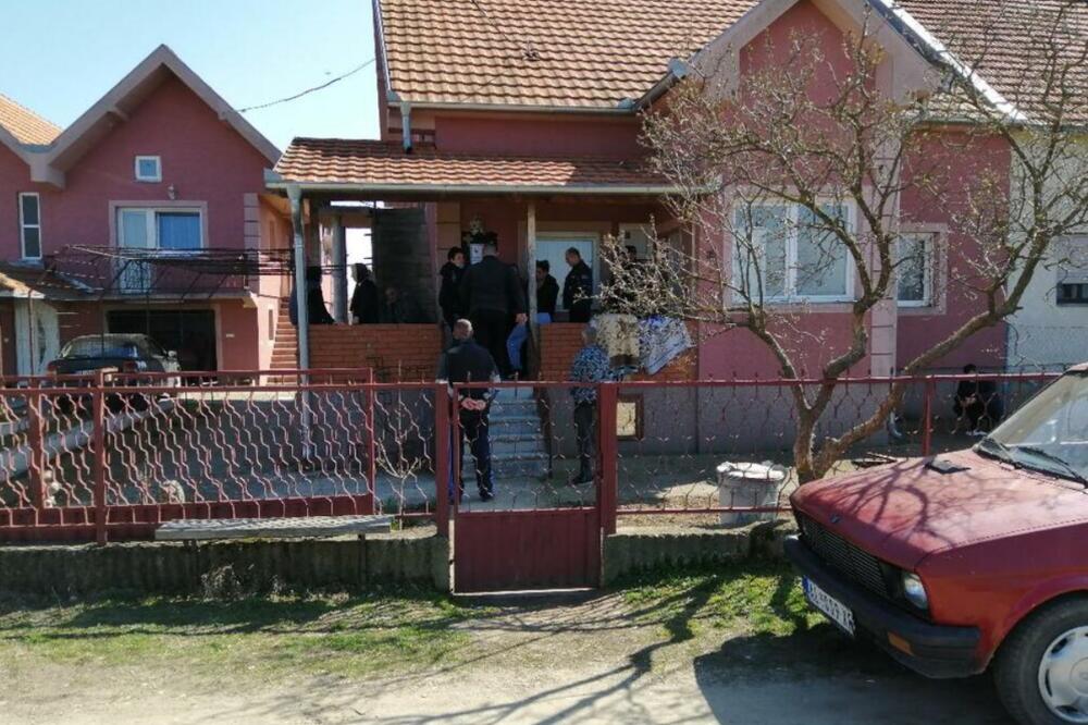 OTAC STAVIO BOMBU POD STOMAK DA SPASI DETE! Ceo Aleksinac je na nogama zbog strašne tragedije