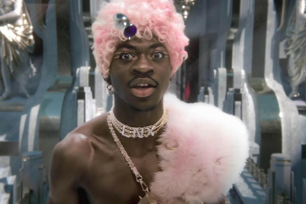 KONTROVERZNI REPER SNIMA PESMU SA JOŠ KONTROVERZNIJOM PEVAČICOM: U Holivudu se očekuje POMERANJE GRANICA!