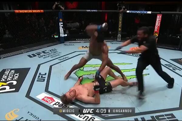 REVANŠ "PREDATORA": Kamerunac BRUTALNO nokautirao Hrvata i oteo mu titulu! (VIDEO)