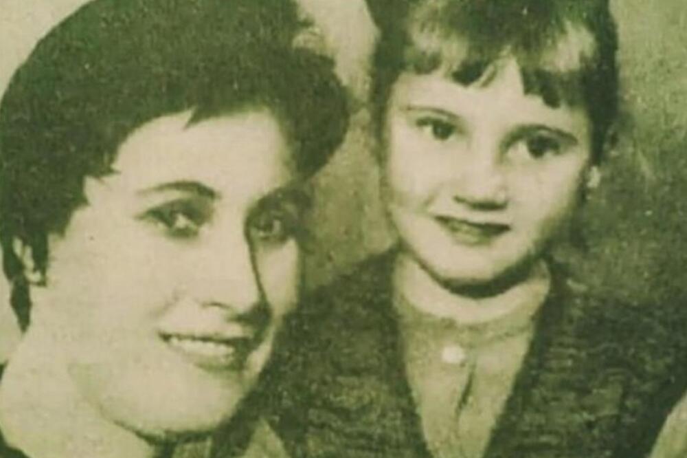 NEMA ŠANSE DA ĆETE JE PREPOZNATI! Danas je jedna od NAJVEĆIH ZVEZDA NA BALKANU, mnogi uz njene pesme seku vene!