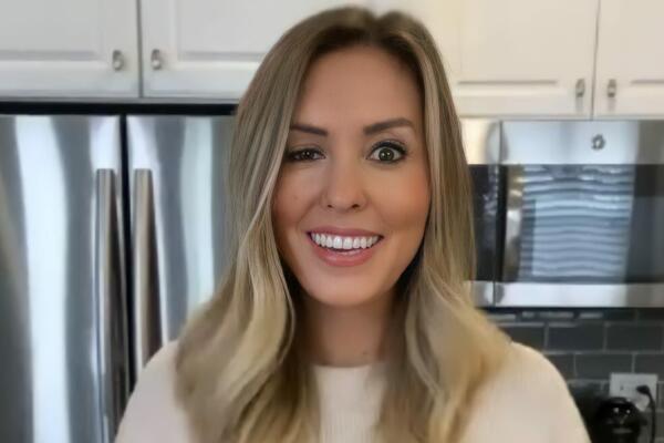 INFLUENSERKI BOTOKS POTPUNO UNIŠTIO LICE: Sluti da će ostati BEZ VIDA, javno dokumentovala DEFORMACIJU! (VIDEO)