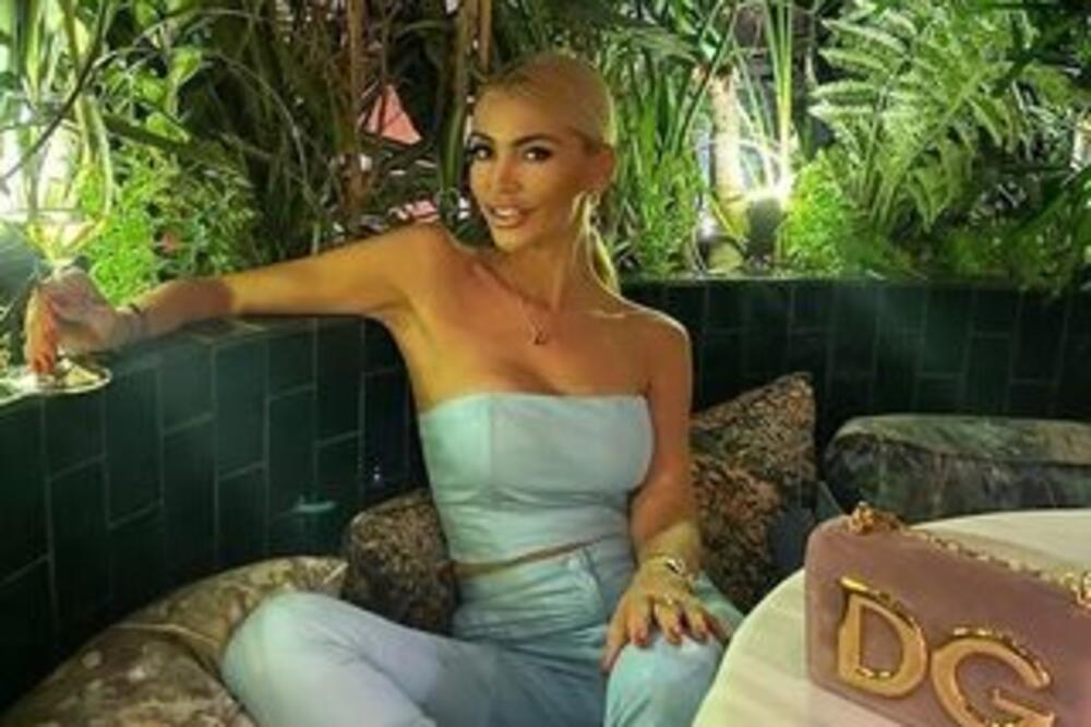 RAJ ZA OČI! KARLEUŠA NIJE JEDINA ŽENA FUDBALERA KOJA UŽIVA U RASKOŠI BOGATOG DUBAIJA: I žena NAŠEG GOLMANA je tu!