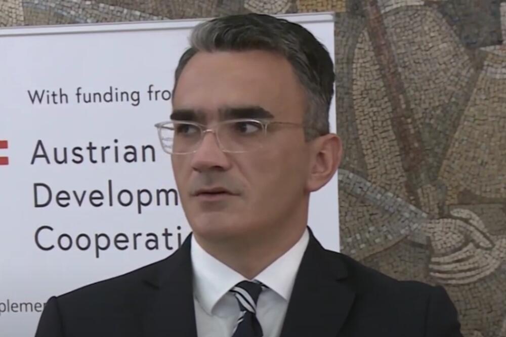 UDARNO: Smenjen Vladimir Leposavić, momentalno se oglasio KRIVOKAPIĆ!