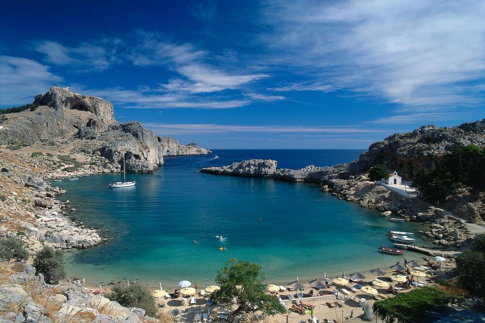 SRBI NAVALILI NA STAROGRADNJU U GRČKOJ, KAO DA JE ZA DŽABE: Jeftinija nego u Krnjači, evo koliko košta KVADRAT