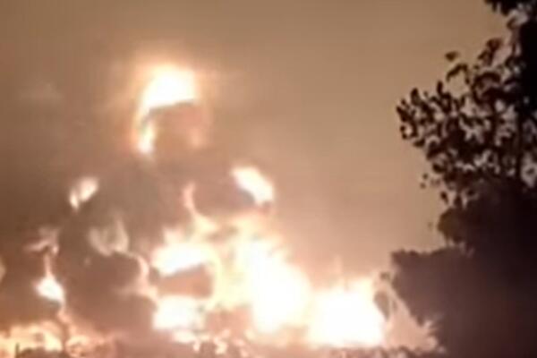 VELIKI ŠUMSKI POŽAR NA PELOPONEZU! Evakuisano preko 300 ljudi, dok su sve raspoložive ekipe vatrogasaca na terenu!