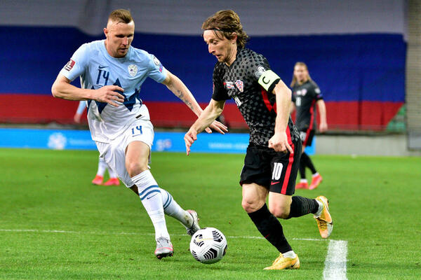 SUPRUGA NIJE IMALA MILOSTI PREMA MODRIĆU: Kapiten Hrvatske održao najluđu konferenciju u karijeri