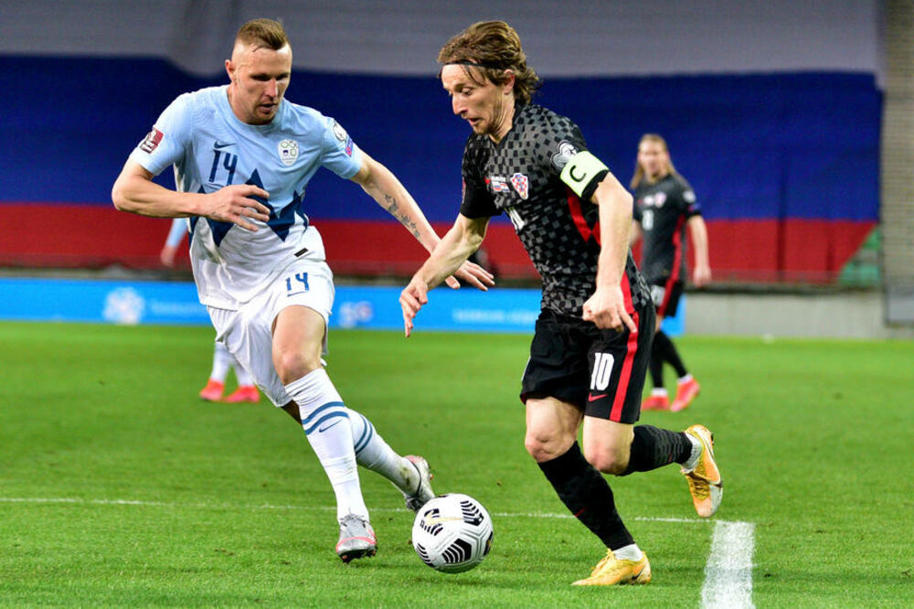 SUPRUGA NIJE IMALA MILOSTI PREMA MODRIĆU: Kapiten Hrvatske održao najluđu konferenciju u karijeri