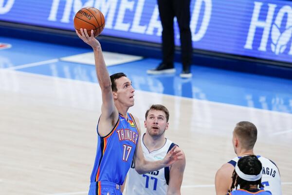 VELIKI PEH ZA SRPSKOG KOŠARKAŠA! Povreda Pokuševskog obeležila utakmicu, Embid poslao Jokiću jasnu poruku