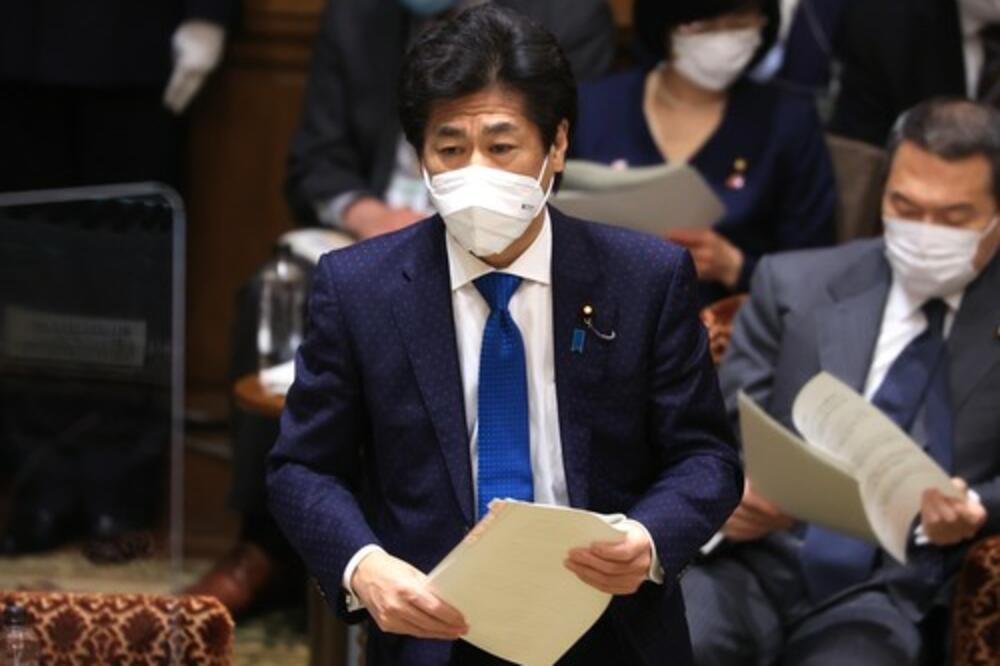 JEDNO PRIČAJU, DRUGO RADE! Članovi ministarstva zdravlja kršili mere u restoranu, ispao skandal u Japanu