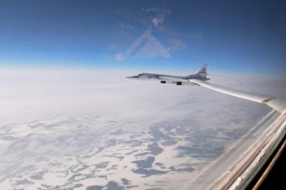 UZBUNA U NATO! POLETELI MiG-31 i BOMBARDERI TU-160: Kad su preleteli tri mora dobili pratnju! (VIDEO)