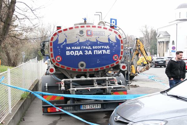 PRIVREMENO REŠENJE: Na teritoriji opštine Grocka postavljeno pet cisterni sa vodom