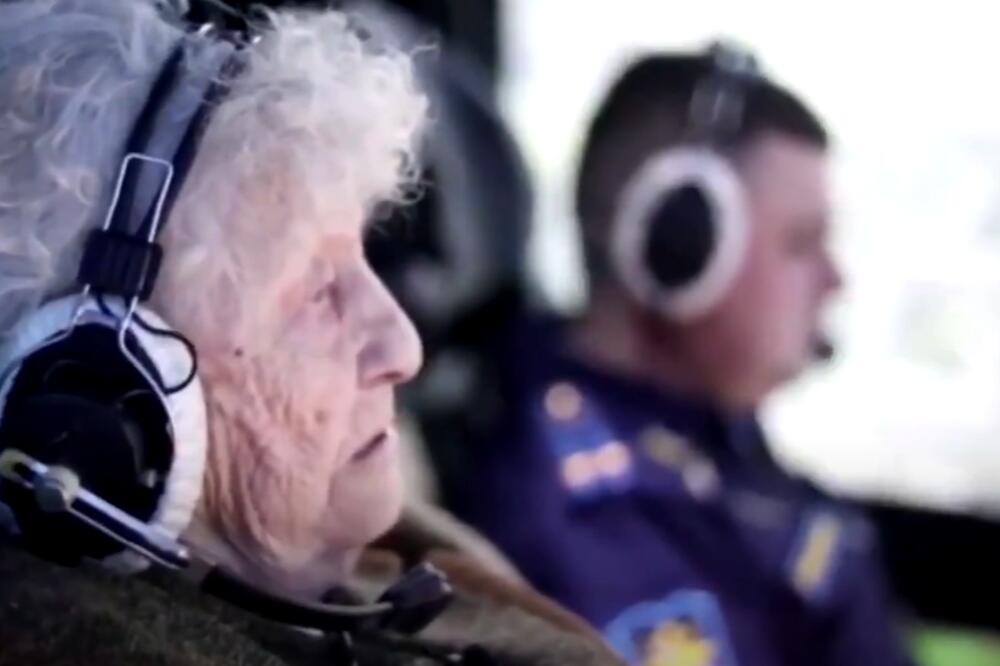 GVOZDENA BAKA! VETERANKA (99) IZ DRUGOG SVETSKOG RATA PILOTIRALA SU-34: Utisak je kosmički (VIDEO)