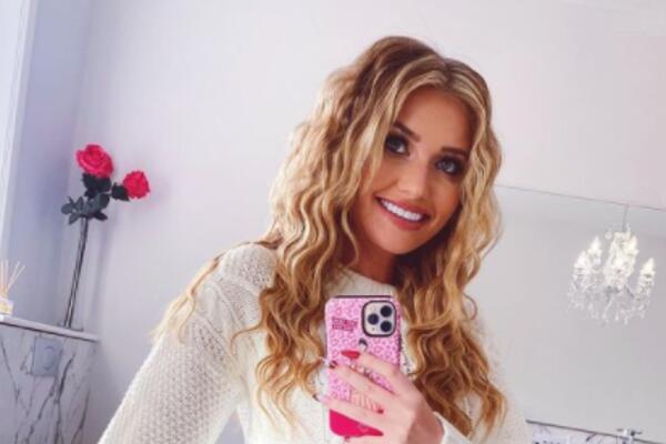 EMI (28) NIKADA NIJE IMALA DEČKA I NEVINA JE: Odlučila se na OGROMAN KORAK, ali je mnogi HEJTUJU! (FOTO/VIDEO)