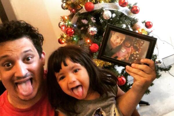 DIRLJIVO! GEJ SAMAC USVOJIO DEVOJČICU KOJA JE ŽIVELA U BOLNICI GODINU DANA: Oduvek sanjao o svojoj porodici (FOTO)