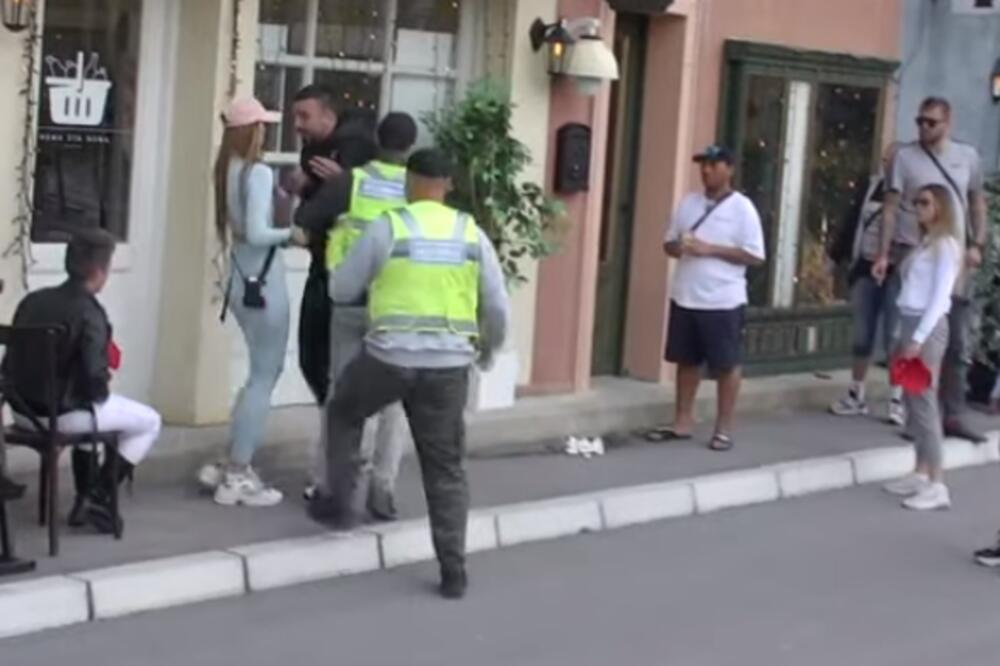 VLADIMIR TOMOVIĆ KRVNIČNI NASRNUO NA MINU VRBAŠKI: Obezbeđenje nije moglo da ga obuzda, VIKAO IZ SVE SNAGE! (VIDEO)