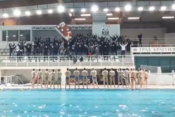 SPEKTAKL U KRAGUJEVCU: CRVENI ĐAVOLI dočekali svoje ŠAMPIONE