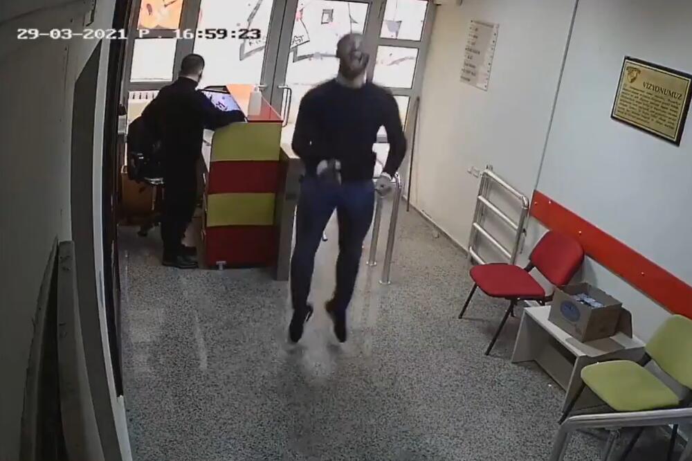 CELU KARIJERU JE SANJAO DRES REPREZENTACIJE: Fenomenalna reakcija fudbalera na poziv selektora! (VIDEO)