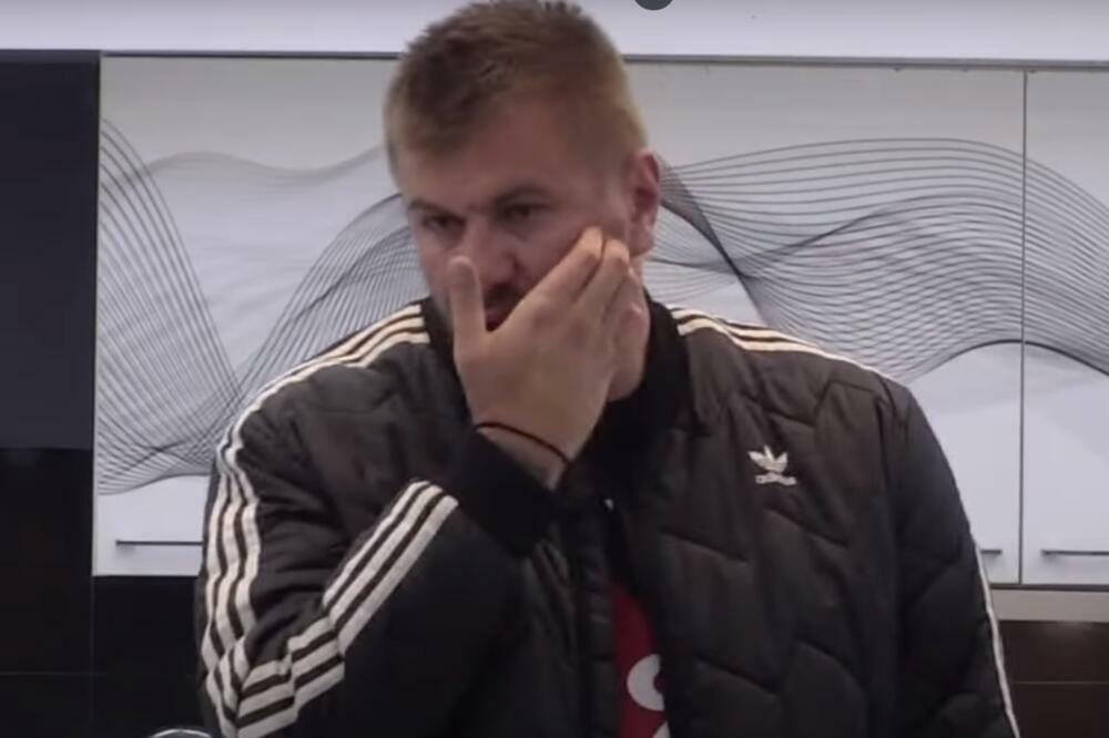 ŽENE SU GA ISKVARILE, NE MOŽE DA GA PREPOZNA: Oglasila se JANJUŠEVA MAJKA, podržava SNAJKU!