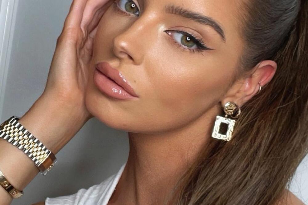 IRSKA BOGINJA LEPOTE SKINULA ŠMINKU UŽIVO PRED MILIONIMA: Svi su gledali netremice, OSEĆALA SE GOLO, neverovatno!