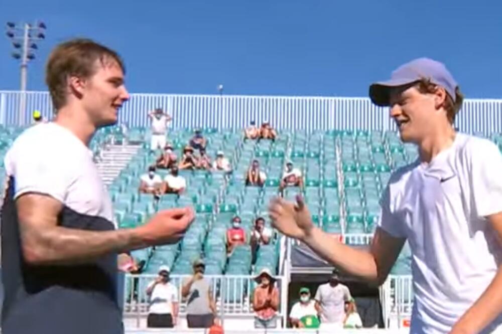 ''TI NISI ČOVEK, NE JA JESAM ALI ZA TEBE NISAM SIGURAN''! Teniseri nisu mogli da se dogovore, ko je u pravu (VIDEO)