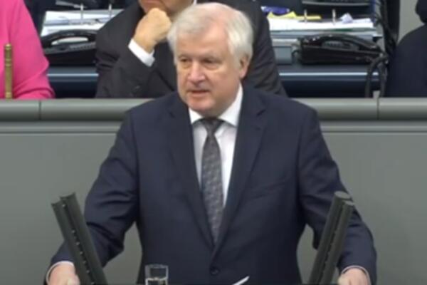 MINISTAR UNUTRAŠNJIH POSLOVA NEMAČKE OBIŠAO POPLAVLJENE DELOVE ZEMLJE: "Centralizacija ne bi ništa promenila"