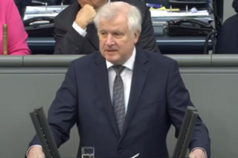 MINISTAR UNUTRAŠNJIH POSLOVA NEMAČKE OBIŠAO POPLAVLJENE DELOVE ZEMLJE: "Centralizacija ne bi ništa promenila"