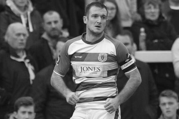 STRAŠNA VEST IZ ENGLESKE: Fudbaler preminuo u 33. godini života!