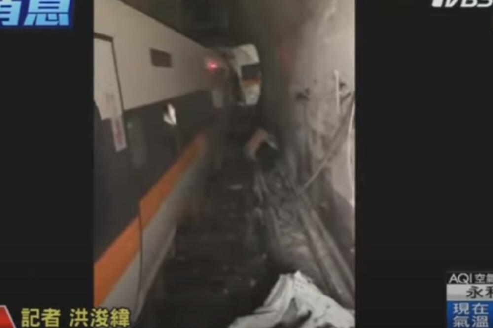 STRAVIČNE SCENE NA TAJVANU, POGINULO 36 LJUDI U UDESU VOZA! Kompozicija iskočila iz šina, KATASTROFA! (VIDEO)