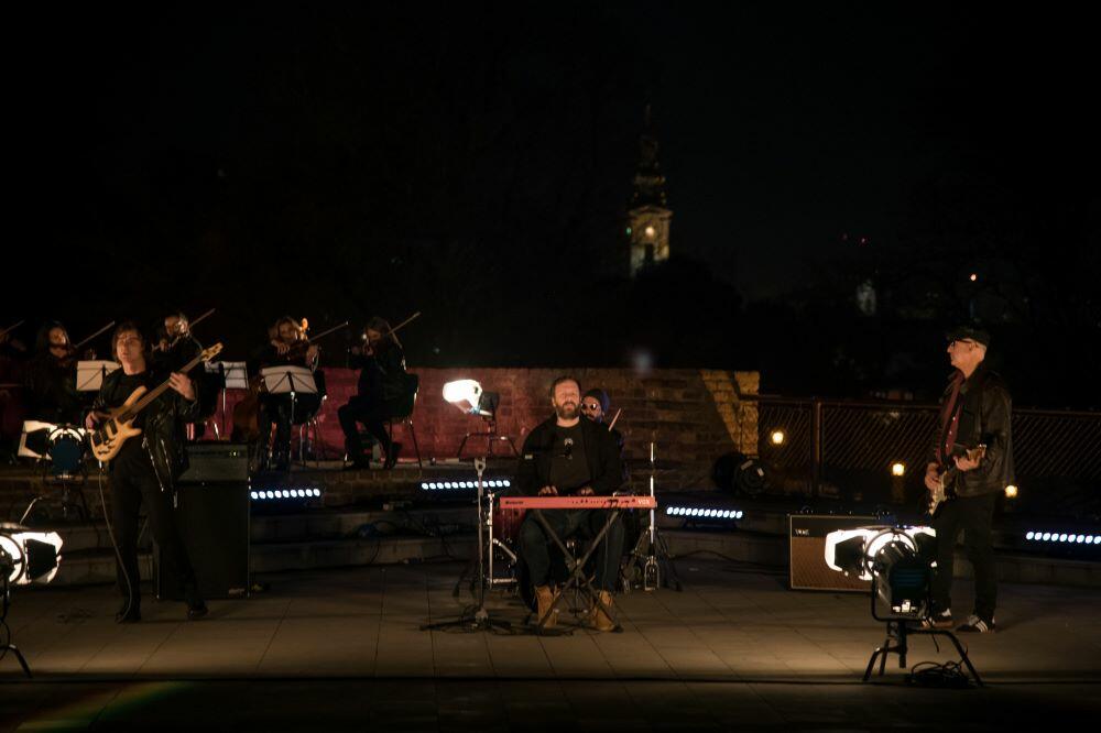 NIKADA NEĆETE POGODITI KOME JE POSVEĆENA NUMERA "ZA DVE MARIJE"! Novi spot Željka Mitrovića nas je RAZDUVAO!
