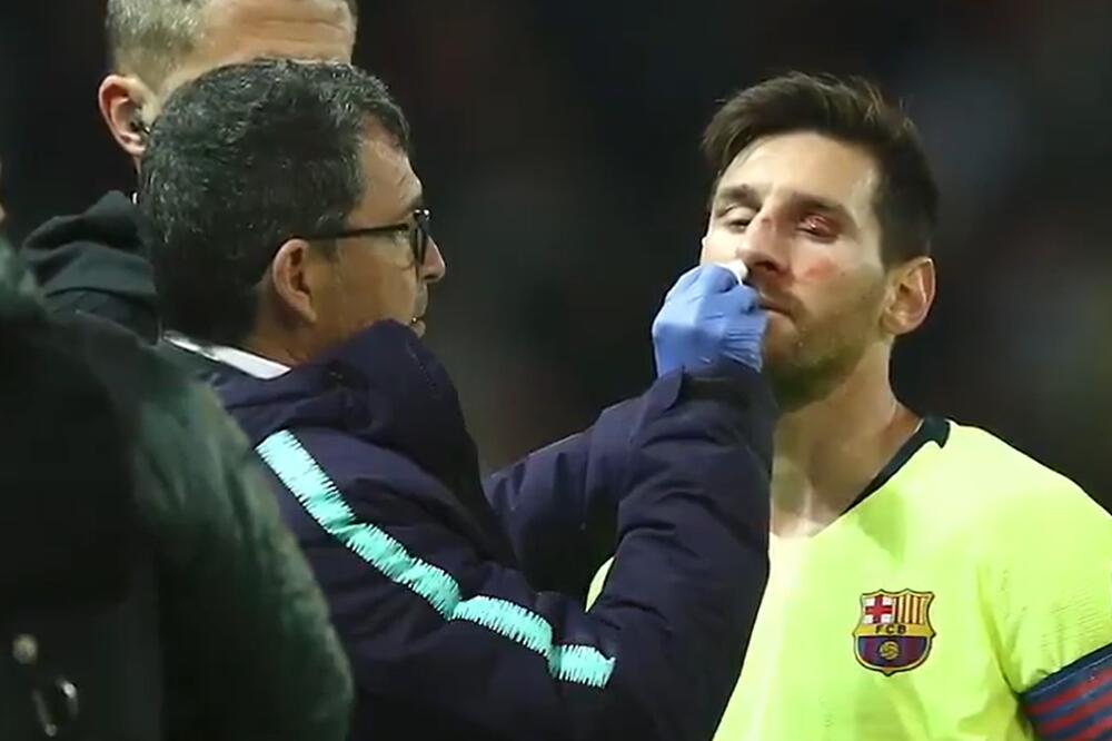 MESI MU IDOL, A UMALO GA 'ISPALIO': Nije hteo da mi dâ dres jer je mislio da sam ga ja odalamio laktom! (VIDEO)