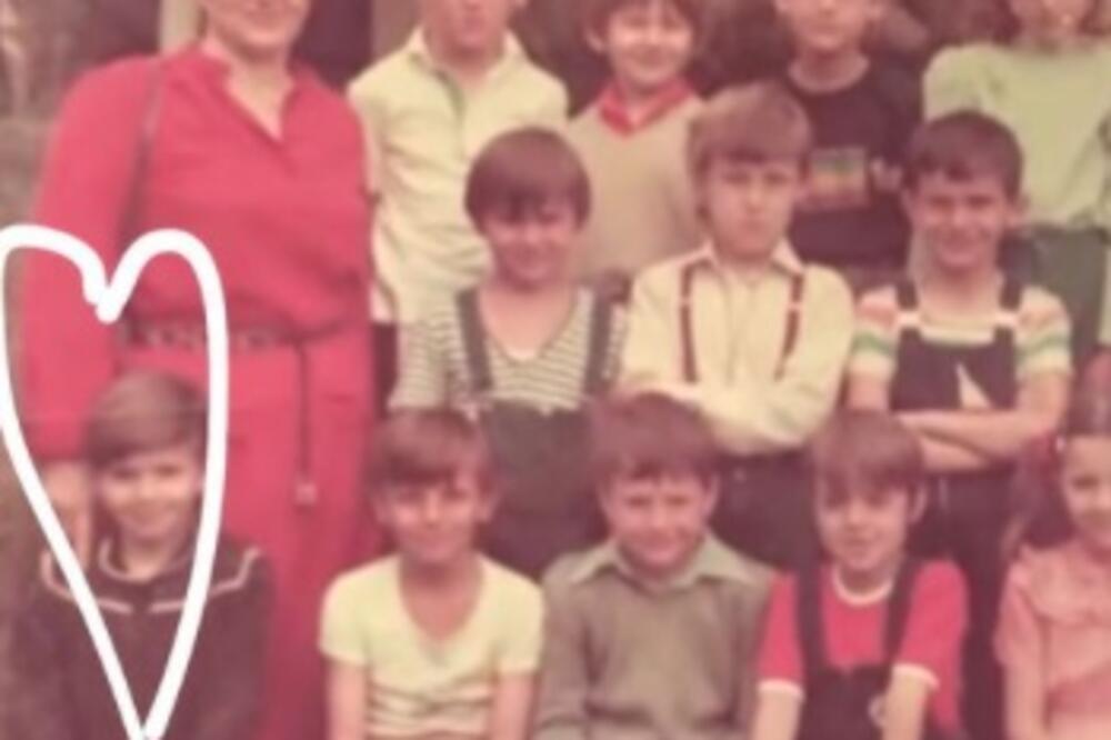 DANAS JE NAŠA VELIKA ZVEZDA I PRAVA BOMBA, a poznata je i po SKANDALIMA: Da li prepoznajete pevačicu?