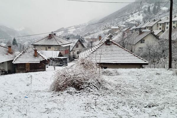 SNEG PONOVO ZAVEJAO SRBIJU: Ako ne verujete, pogledajte samo ove slike (FOTO)