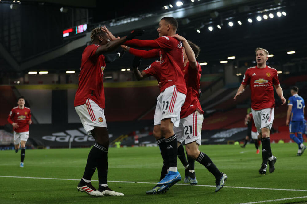 TOTALNI HAOS: Nakon huliganskog pira u Mančesteru odložen meč Junajteda i Liverpula