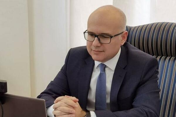 VUČEVIĆ: Stranka utvrđuje političku odgovornost Stefanovića