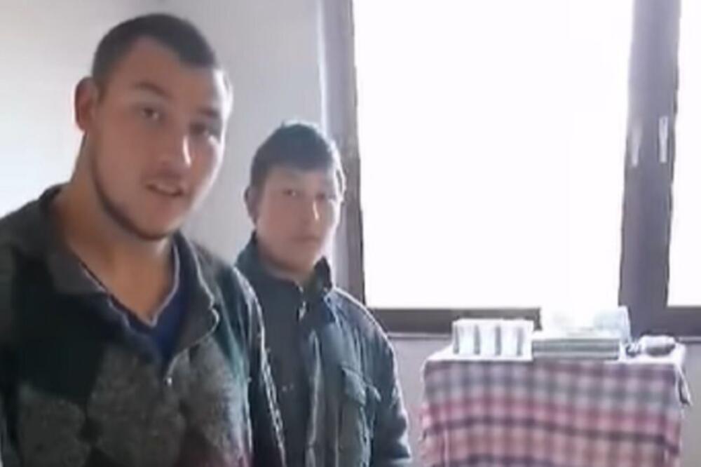 STEFAN GLADUJE CEO DAN KAKO BI BILO ZA MAJKU I NJEGOVOG BRATA: Žive u nemaštini, plakali kad su dobili hranu