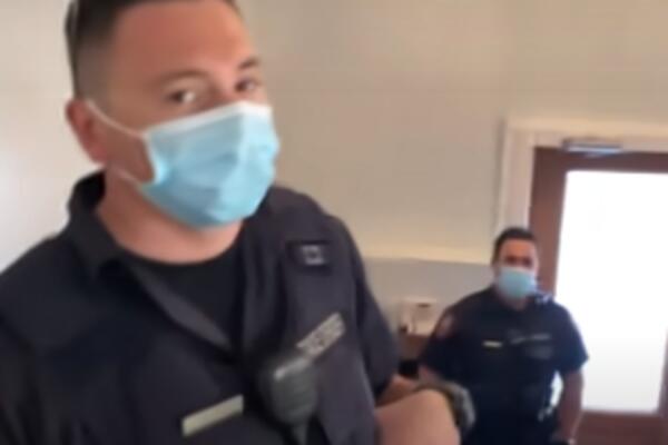 KANADSKOG PASTORA NIJE UPLAŠILA POLICIJA: Evo kako je reagovao kada su pokušali da prekinu uskršnju službu (VIDEO)