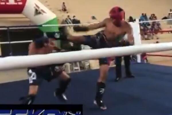 TRAGEDIJA, STRAVIČNA SMRT BOKSERA: Primio je težak udarac pa PAO MRTAV! (VIDEO)