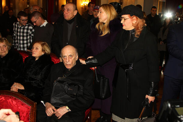 OGLASILA SE ZVEZDA POSLE SMRTI TOZOVCA: Crveno-beli izjavili saučešće