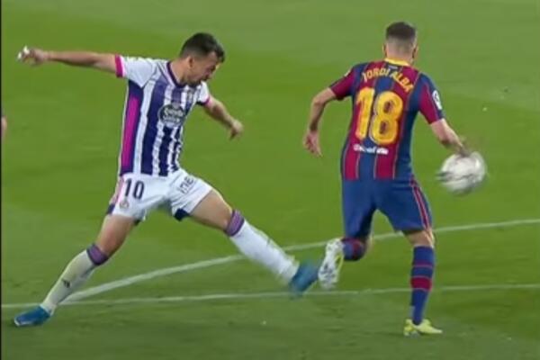 ZASLUŽIO VEČERU: ŽESTOKE PROZIVKE SUDIJE NAKON MEČA! Pogurao Barsu do TITULE (VIDEO)