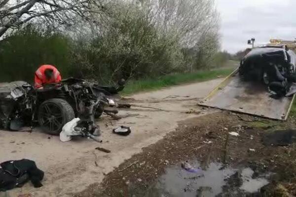 DETALJI KOBNE NESREĆE KOD PANČEVA! Dva mladića od 26 godina su poginula, audi smrskan do neprepoznatljivosti (FOTO)