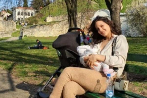 NAŠA POZNATA GLUMICA PODOJILA BEBU U PARKU, OVAJ ČIN IZAZVAO JE MNOGO KOMENTARA: Marina je poslala SNAŽNU PORUKU