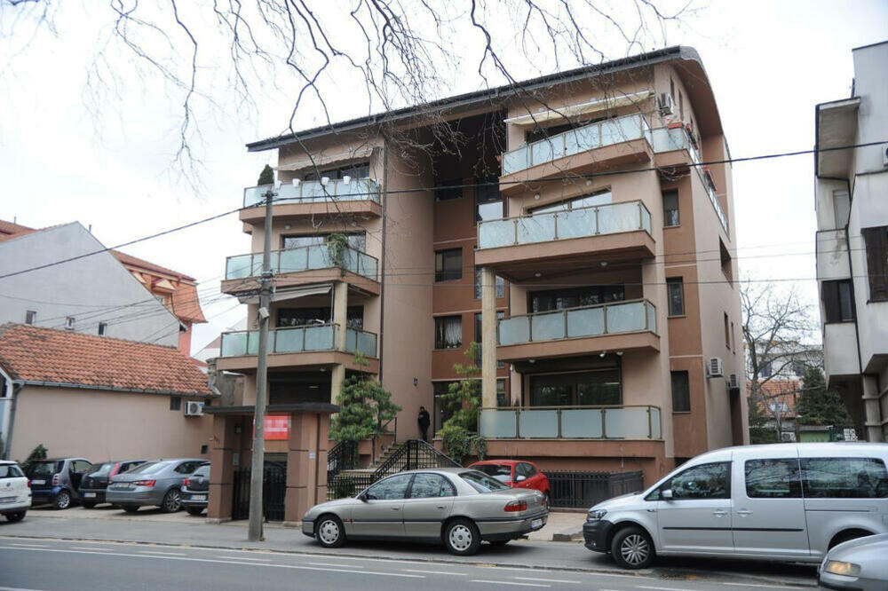 OGLAS IZ NOVOG SADA IZAZVAO BES: Spominju se Snežana, 7 patuljaka i OZBILJNA PSIHIČKA BOLEST!