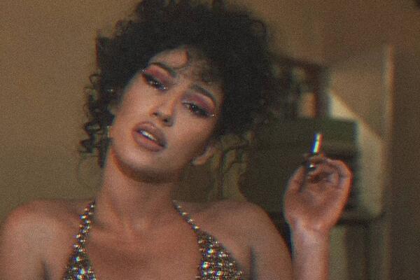 PEH ZA PEVAČICU: Pogledajte kako je Anđelina tresnula na pod VIDEO