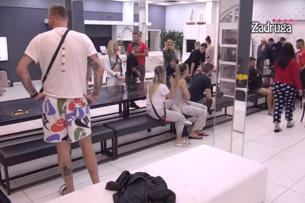 STIGLO OBAVEŠTENJE O HITNOM NAPUŠTANJU TAKMIČARA IZ ZADRUGE: Oni nisu mogli da se smire, DIGLI SE NA NOGE! (VIDEO)