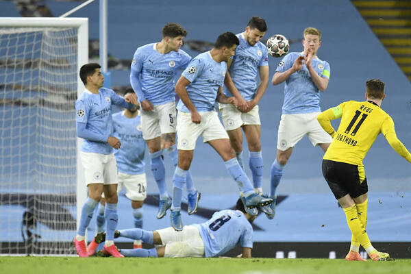 BIĆE PAKLENO U REVANŠU: Borusija dala gol u Mančesteru, Siti u 90' vratio prednost! (VIDEO)